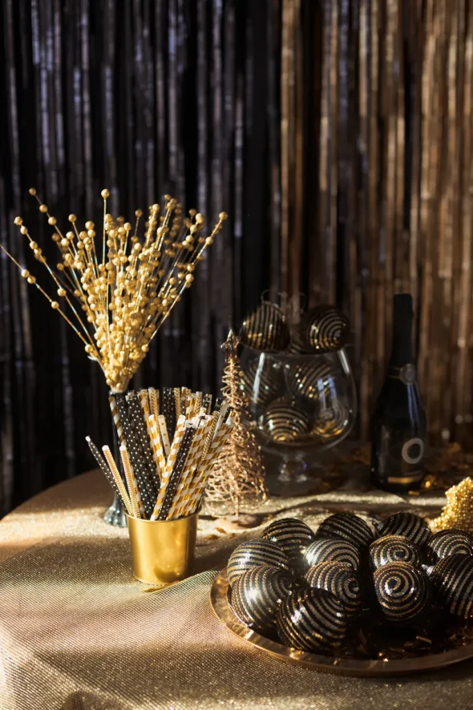 A chic metallic bunch of decor.