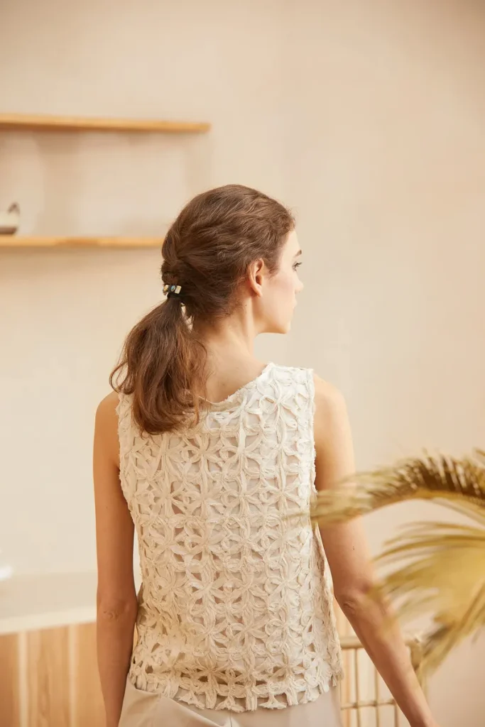 A low textured ponytail for a bridesmaid or bridal party look.