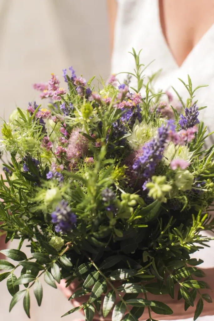 A fall wildflower wedding bouquet idea to help you bring a little extra whimsy to your wedding.