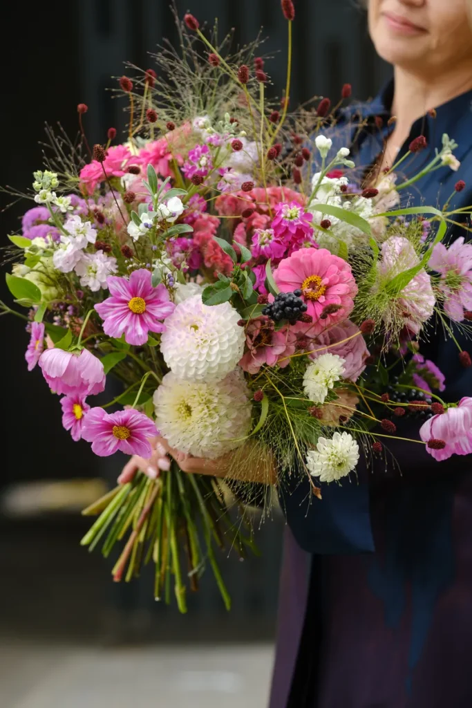 A picture of a wildflower bouquet that you can use as an example for your fall wedding flowers.